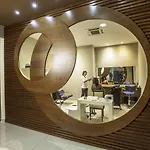 齐普利提斯全景套房酒店
