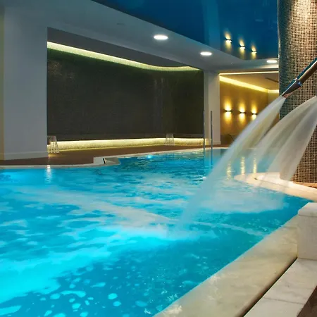 منتجع وأجنحة كيبريوتيس بانوراما بساليدي