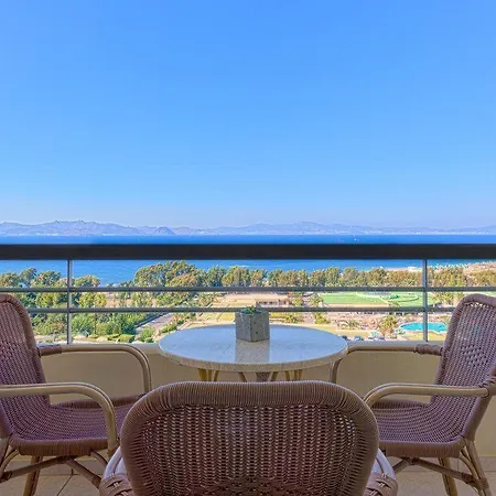 Üdülőközpont Kipriotis Panorama & 5*